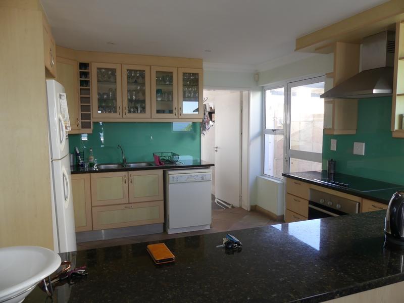 To Let 3 Bedroom Property for Rent in Golden Mile Western Cape